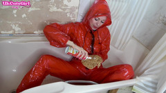 UKCuteGirl: Kluzký JOI v pvc kombinéze: Pokyny k krému, pudičce a...