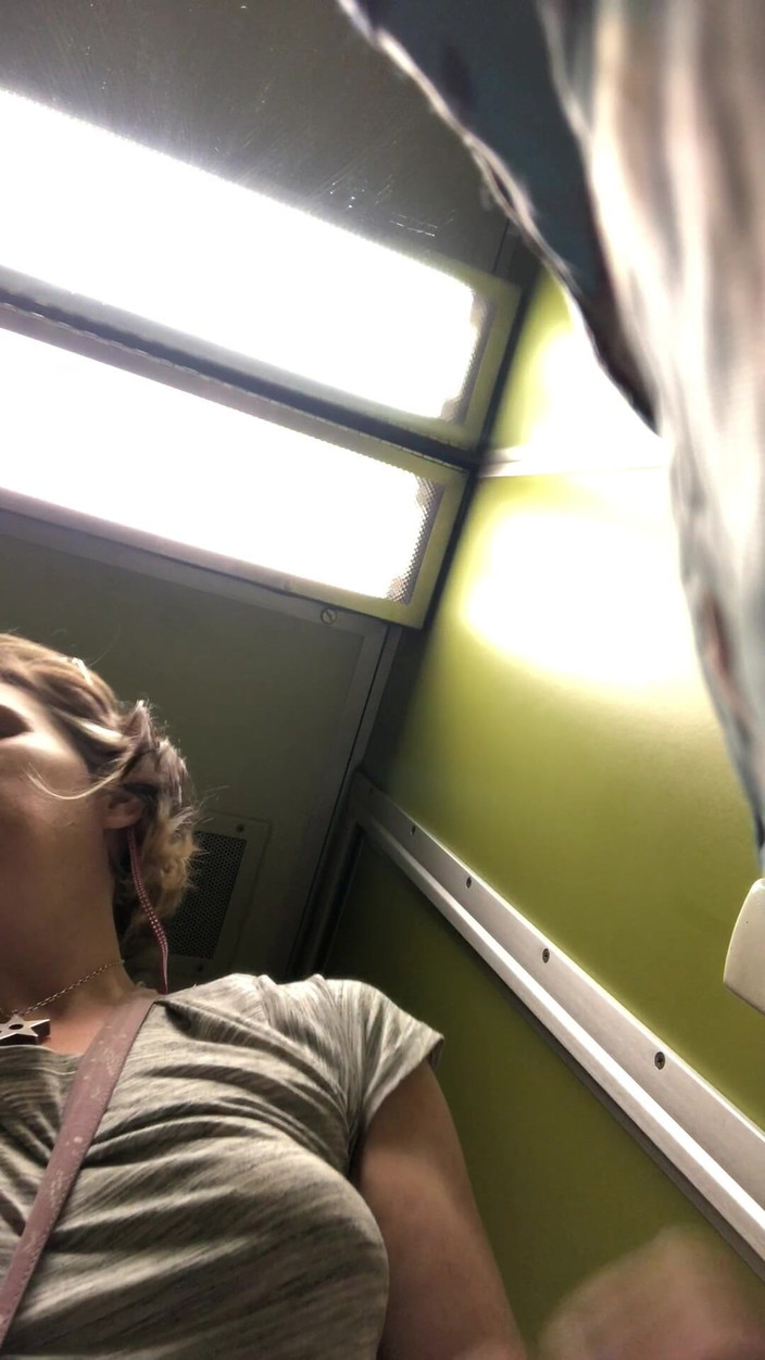 Pissing Paradise: Đi tiểu hôi thối gây bất ngờ cho máy bay...