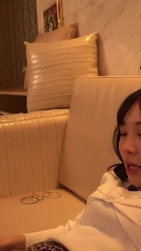 요시오카 히요오리. 그녀가 원하는 것을 항상 정확히 아는 오지는 미녀. - 1부