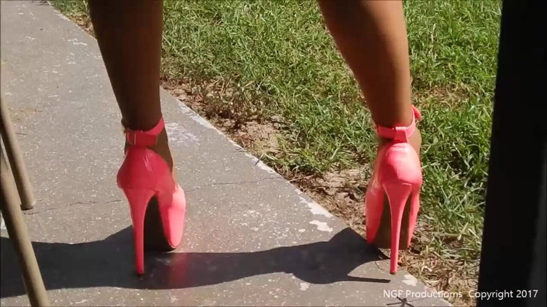 Nasty Girlfriends: Sofia's ass and legs in short shorts and pink heels