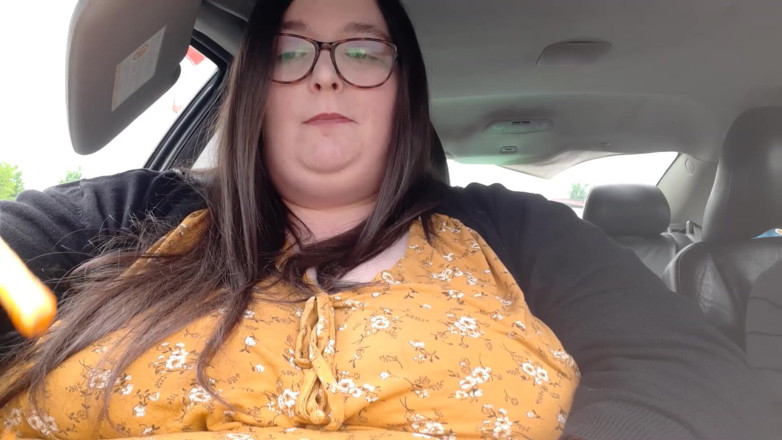 SSBBWLadyBrads: Ssbbw bbw geniet van kfc vingerlikken