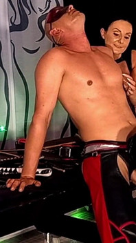 Cuckold piska avsugning sperma äta
