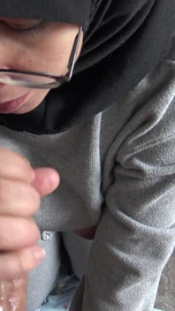 An Algerian Submissive Loves Blowjobs