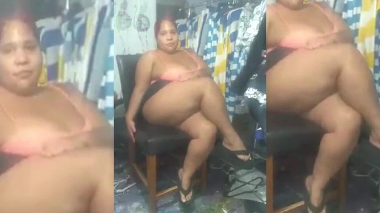 PutiLing: Chân trêu chọc chân váy ngắn đi giày cao gót boricua...