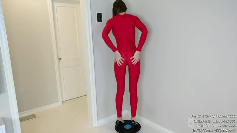 VieraMayXXX: Träning och dusch i min latex catsuit