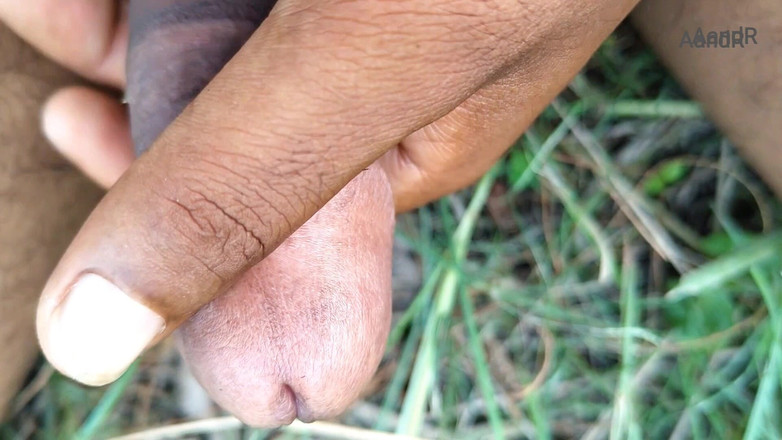 AnR: Masturbation teil 2 befriedigender orgasmus indischer junge masturbiert im dschungel mit...