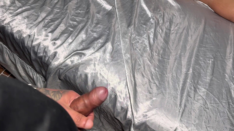 Lunna Geek Studio: Üvey kız kardeşim sadece külotuyla uyukladı ve ben dayanamadım.