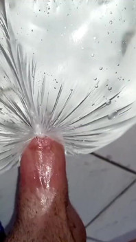 Sessiz Bir Banyo Gecesi Vahşi Bir El Yapımı Oyuncak Deneyimine Dönüştü