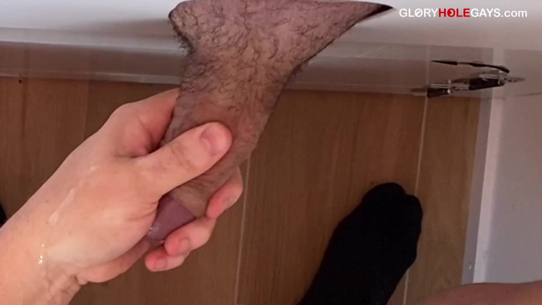 GLORYHOLEGAYS: Hermano de gimnasio bombeado en el gloryhole - sin hablar, solo...