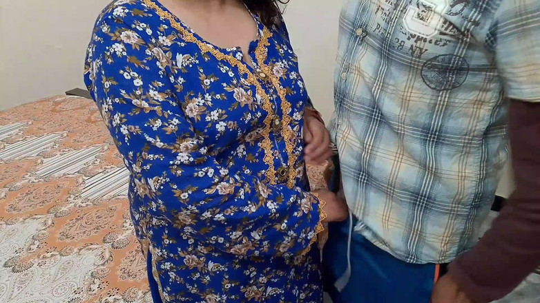 QueenbeautyQB: Hintli üvey annem bana lezzetli büyük bir göt veriyor ve bundan...