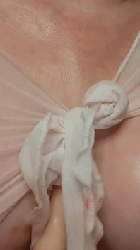 Grote tieten geolied en dildo neuken en tepel