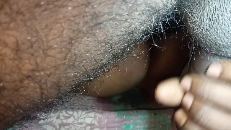 Raja puja: Gadis india 18 tahun dengan memek aduhai lagi asik ngentot sampai...