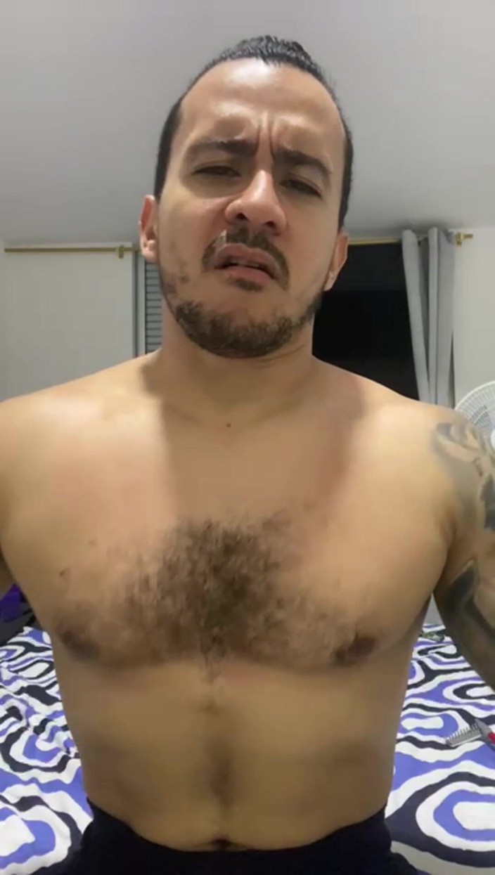 Christian_colombian: Świetne uwielbienie mięśni super napalonego Latynosa