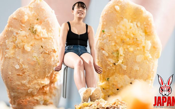 Japan Fetish Fusion: Mimi enchendo suas botas com comida! Apresentação de fetiche por...