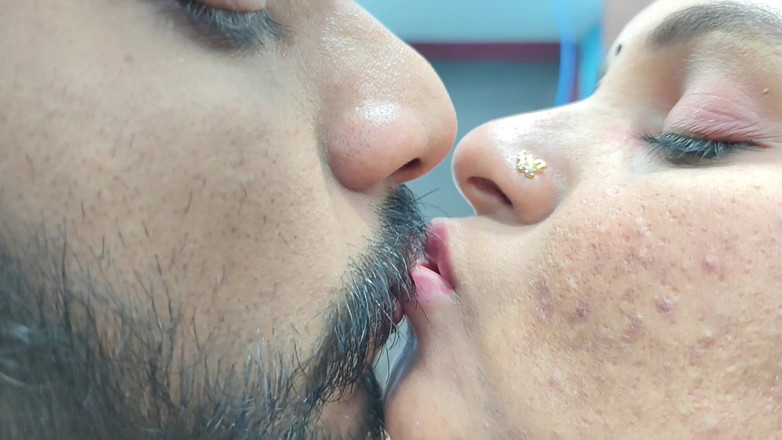 Vaishnavysharunraj: Bagian romansa malam - 1, romansa hot vaishnavy dan sharun raj di...