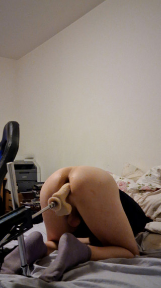 TS-Andrea: Eu în pat cu mașina mea de futut