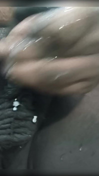 Cum Split Very Beautifully