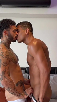 Azael Maluma pieprzy Solomon Hung Papi Uncut Latynosów