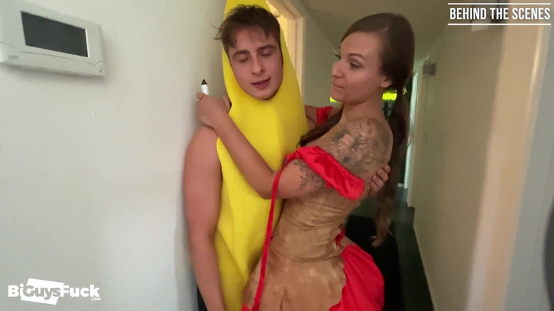 Bi Guys Fuck: Bir bakirenin aklını kamerada kaybetmeden önce ne geçer?