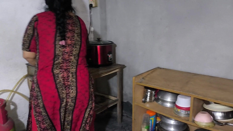 SAFI TV: My Step Aunty Was Cooking so I Hugged Her and...