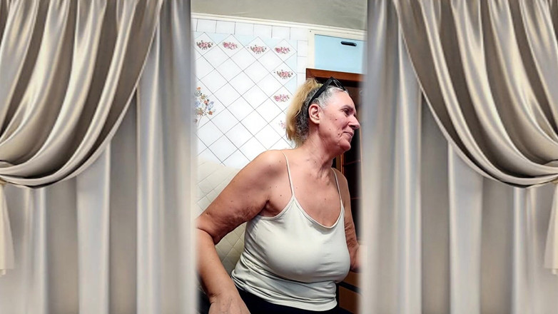 Lukerya: Casalinga Bollente Lukerya in Cucina