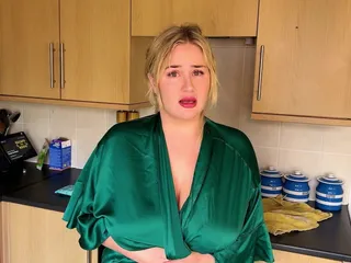 JessieHH: New Video Incumming