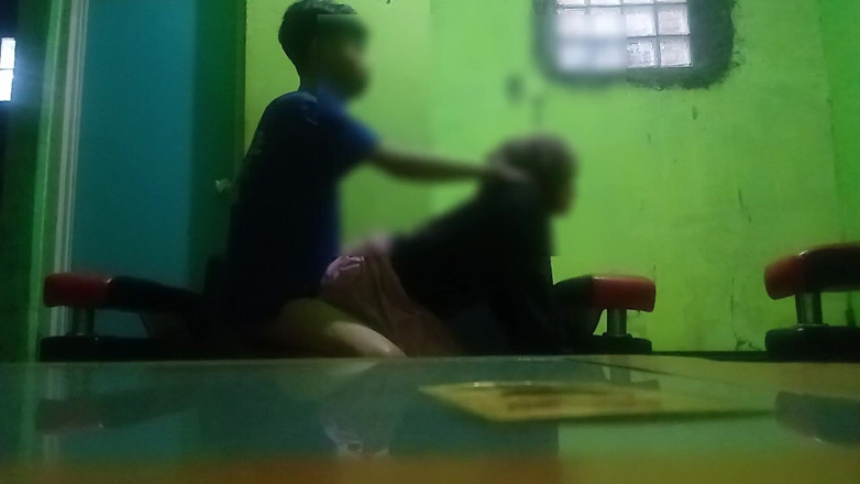 Famly sex: Ho quasi scoperto quando ho scopato la figa del fratellastro...