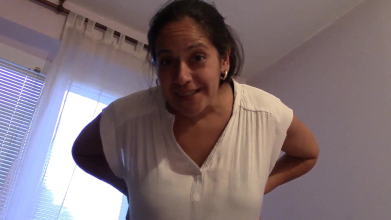 Randy and Deria: 乳母は若い男の兼を助けます