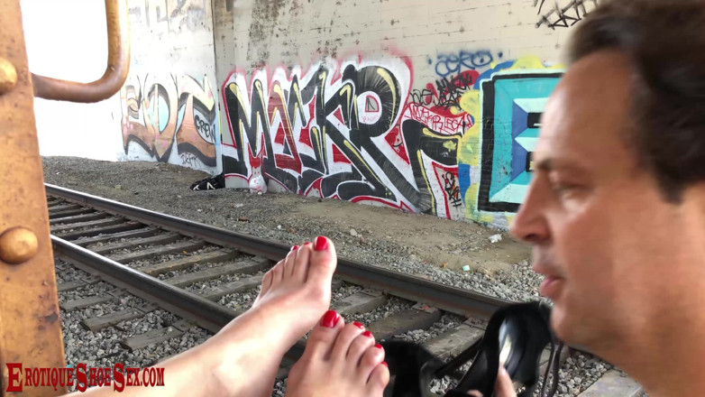 Erotique Fetish: Erotique Entertainment - film « Sexe avec des chaussures dans un train » Un...