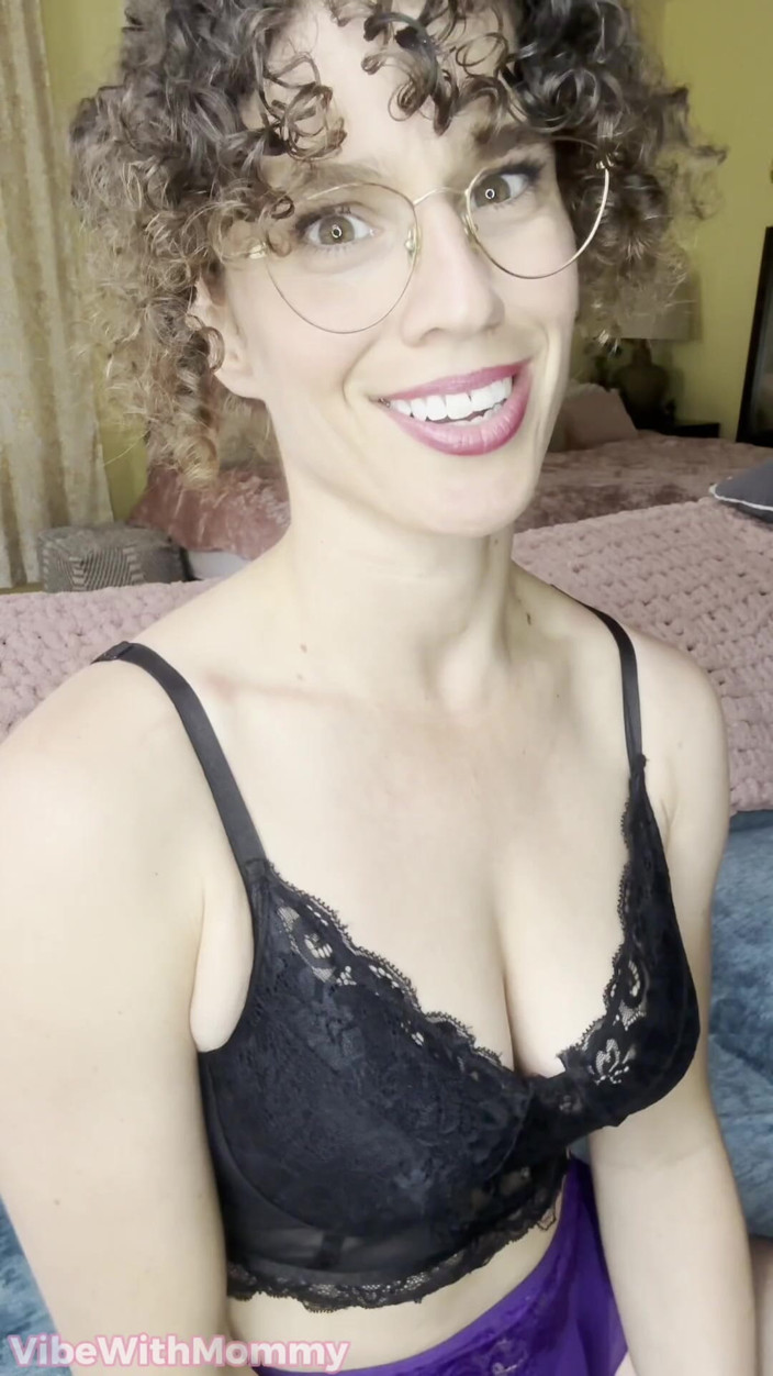 VibeWithMommy: Dommy anne takma yarak bakış açısı 31 talimatı