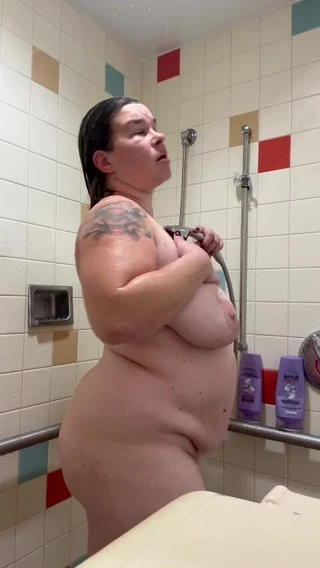 Hornybabe90: Hospital Shower