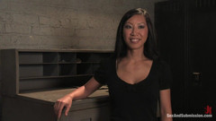 Sex and Submission by Kink: Tia Ling'in teslimi