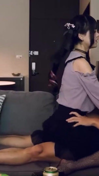 Modelmedia Asia: el chico introvertido está obsesionado con una chica traviesa
