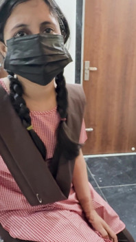 Guru sekolah mencium Kari Desi Teen apabila dia gagal