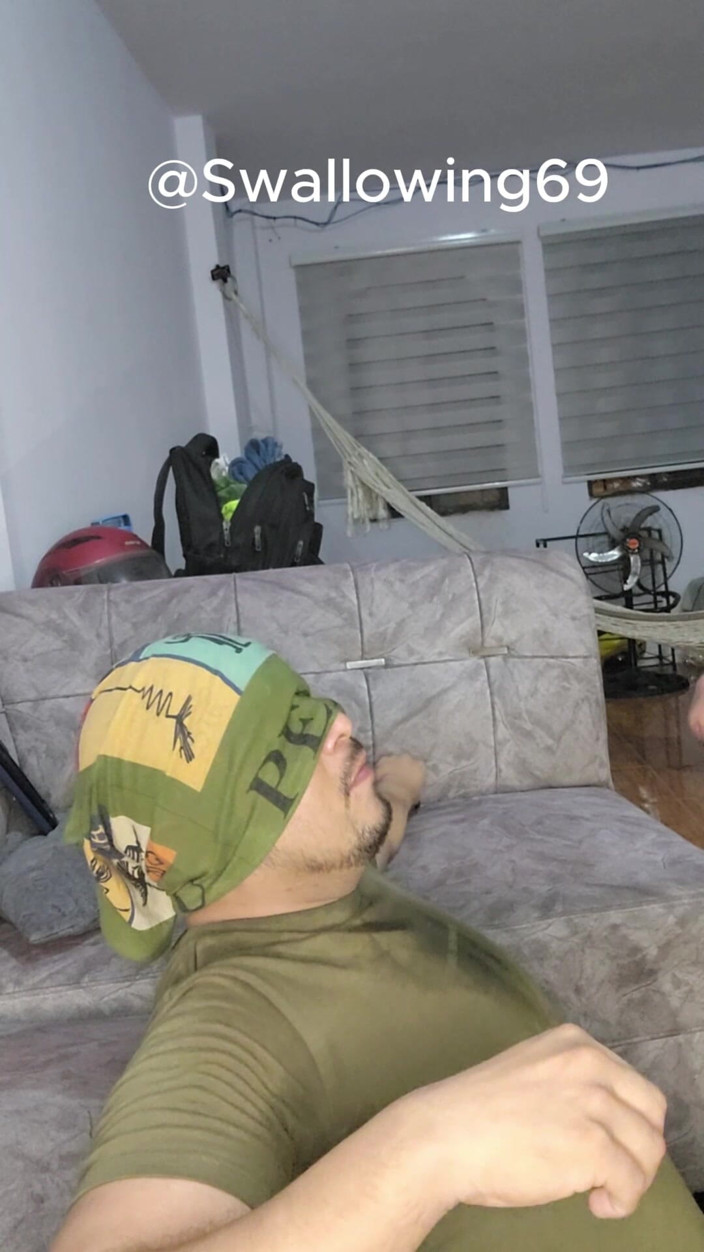 Swallowing 69: Jedzenie pysznej tabliczki czekolady