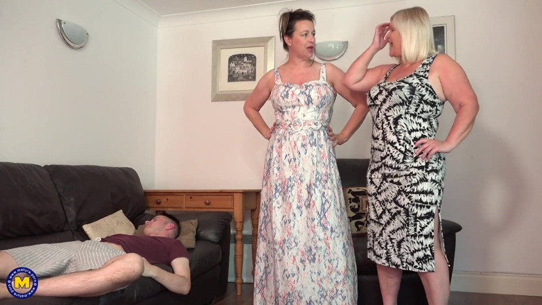 Mature NL: Threesome in a country house with busty matures