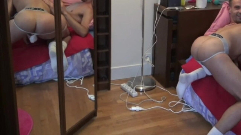 Only Bareback Porn Studio Amator: 彼は異性愛者に服従します