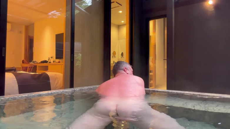 GottaLuvBB: Some Fun in a Hot Tub in Fuji Japan