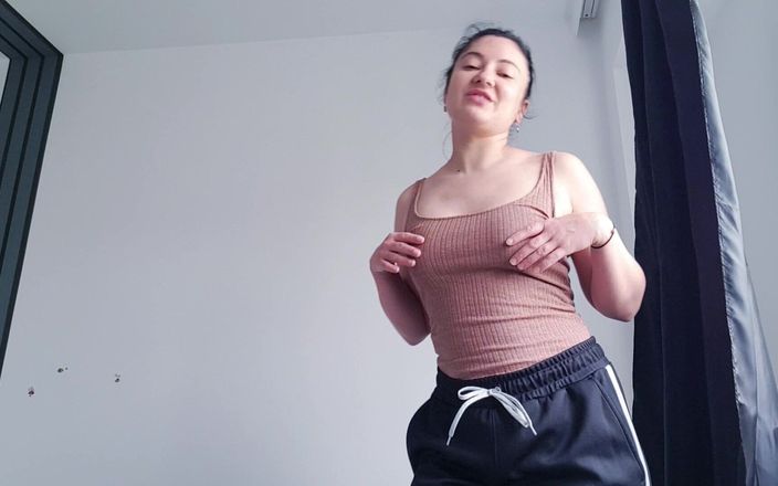 Nayan: Снимаю одежду из колледжа для мастурбации