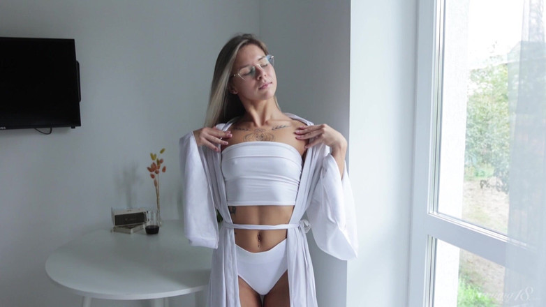Stunning18: Výkresy na těle