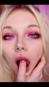 Does That Makes You Wanna Feel My Lips Around Your Dick?
