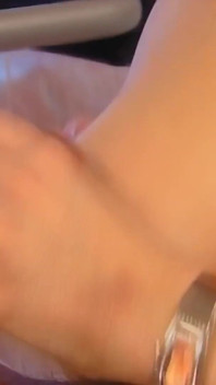 Nena De Grandes Tetas Chupa Polla Y Obtiene Coño Follado Duro
