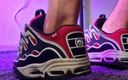 Sneakersmax98: Играю со кроссовками Osiris и кончаю внутрь