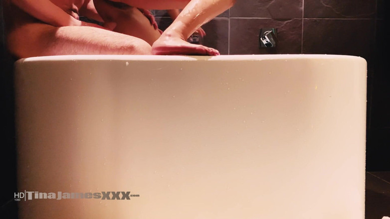 TinaJamesXXX: Hotel bathtime