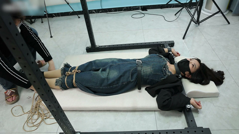 Asian bondage: My Girlfriend Was Tied to an Iron Frame, Her Bare...