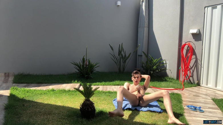 Lust for boys: Strelen in de zon met Henry