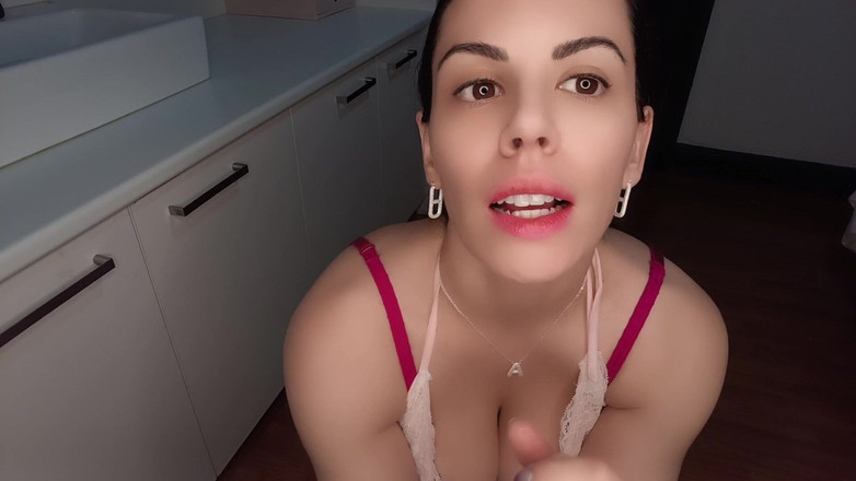 Annika Rain: Wytrysk na twarz powoduje, że tancerz rośnie