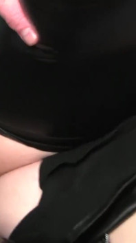 Awek tamak dikongkek gangbang dan dipancut mani