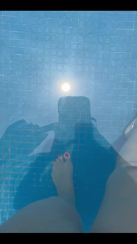 I Want a Foot Massage at the Pool