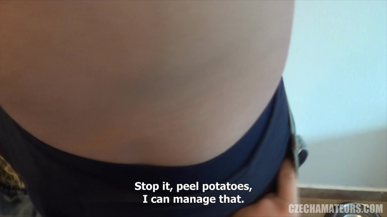 CzechAmateurs: Чешские любители 82 блондинка с мокрой киской